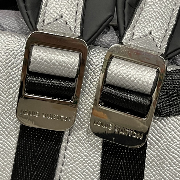 ルイヴィトンバッグ角部分ディテール